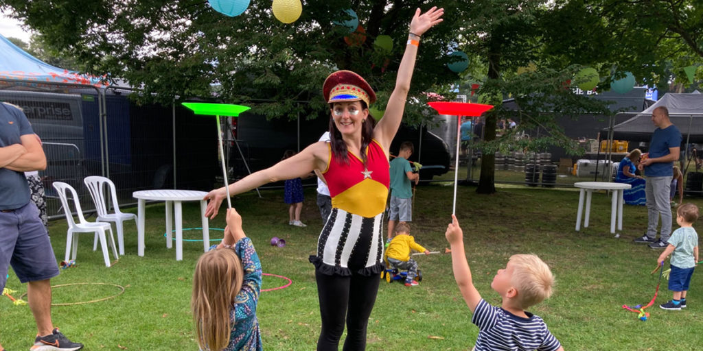 Plate Spinning, Circus skills workshop