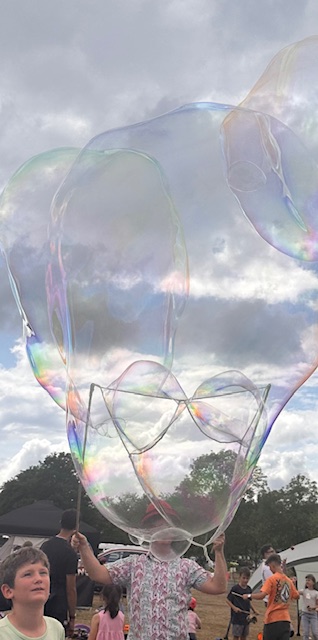 Bubbleology, Amazing BUbbles at Molesey Regatta