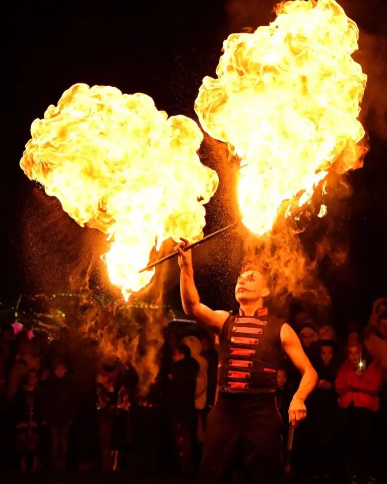 Fire performer, amazing fire show for Halloween, Fireworks, Diwali, Fesitvals and Weddings